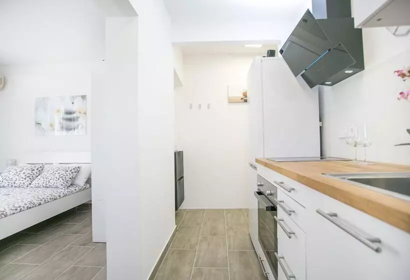 Modern Living In The Heart Of Trogir