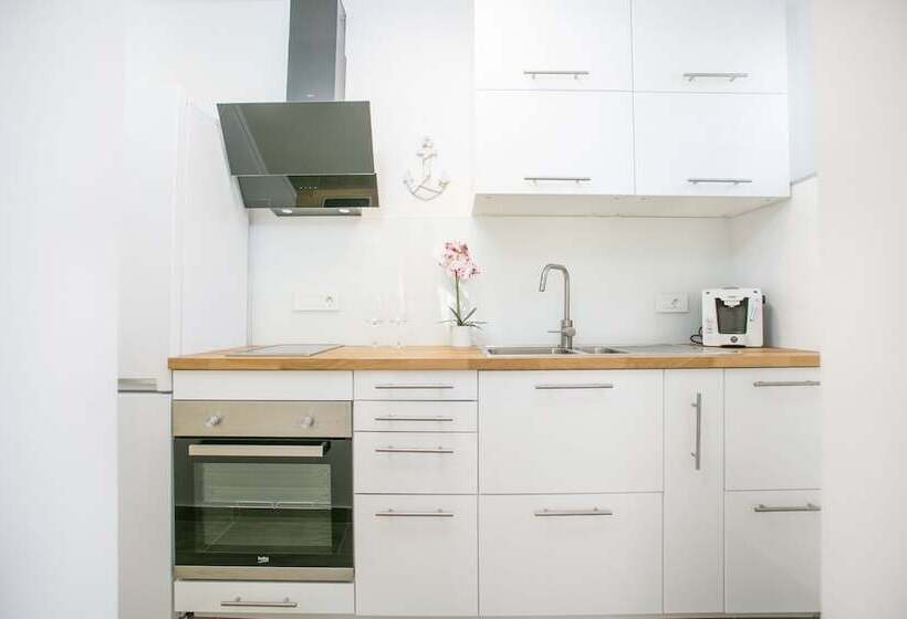 Modern Living In The Heart Of Trogir