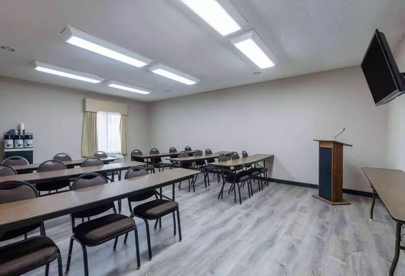 هتل Baymont By Wyndham Kirksville University Area