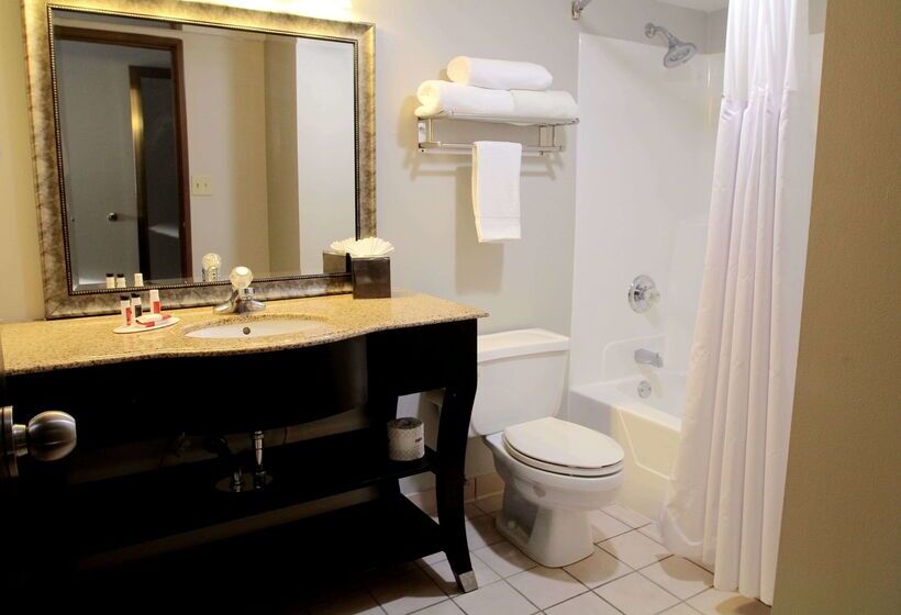 호텔 Baymont By Wyndham Lafayette   Purdue University