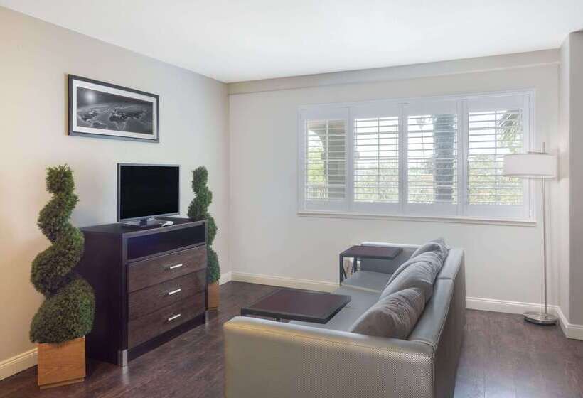 فندق Baymont By Wyndham Modesto Salida