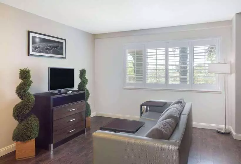 호텔 Baymont By Wyndham Modesto Salida