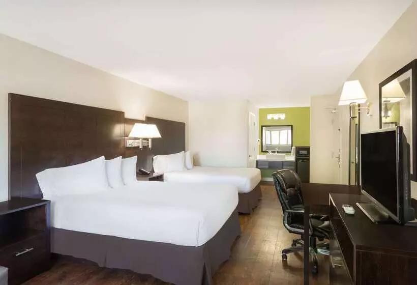 호텔 Baymont By Wyndham Modesto Salida