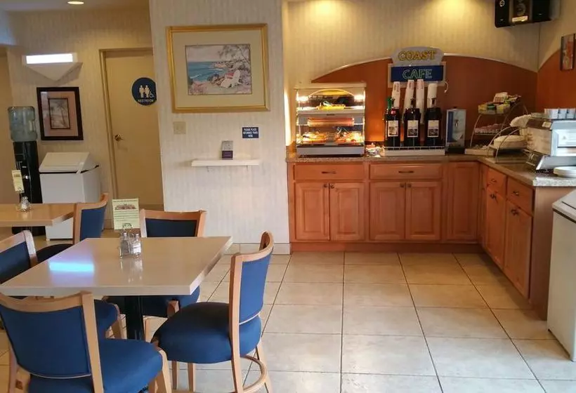 ホテル Coastside Inn