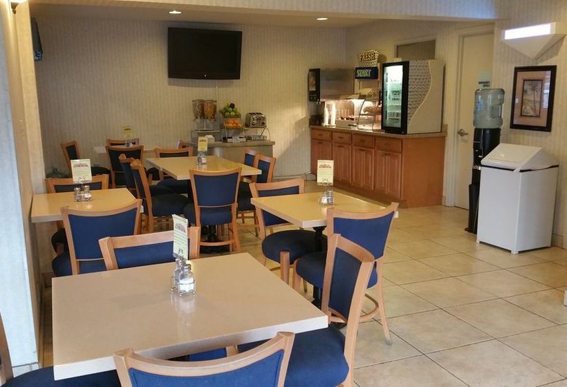 בית מלון כפרי Coastside Inn