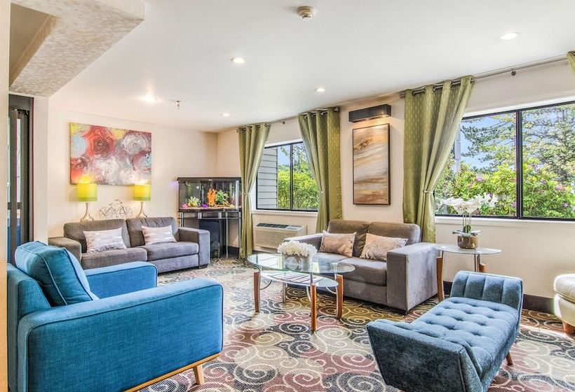 酒店 Guesthouse Inn & Suites Poulsbo