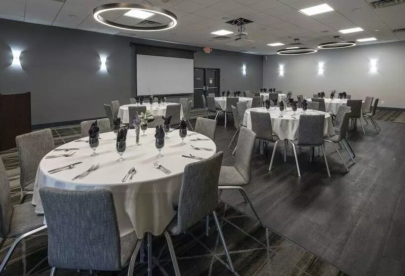 호텔 Holiday Inn Detroit Lakes, An Ihg
