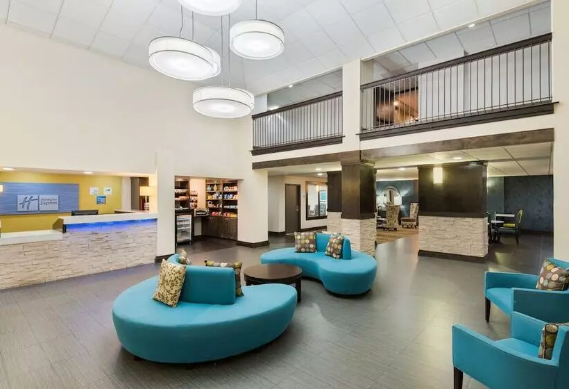 Holiday Inn Express Hotel & Suites Bentonville, An Ihg