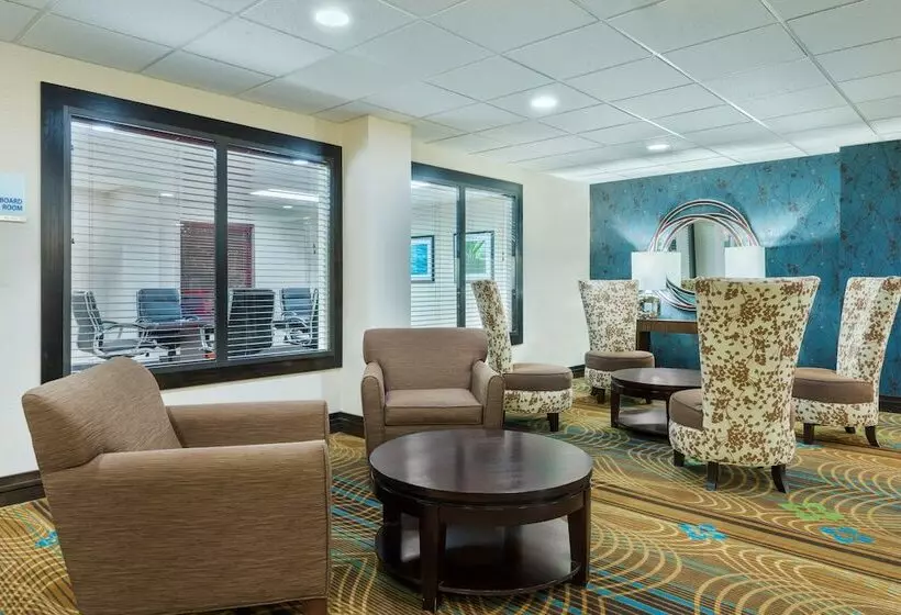 Holiday Inn Express Hotel & Suites Bentonville, An Ihg