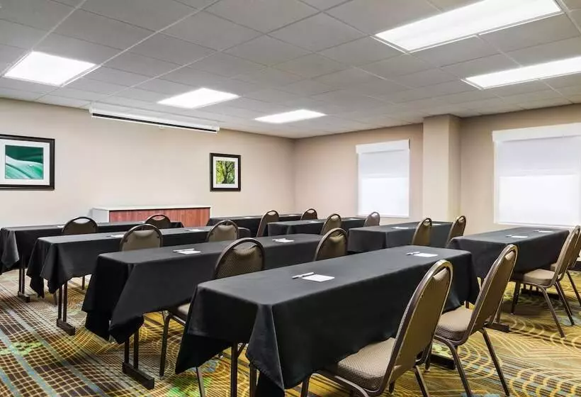 Holiday Inn Express Hotel & Suites Bentonville, An Ihg