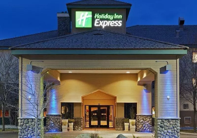 בית מלון כפרי Holiday Inn Express Fallon By Ihg