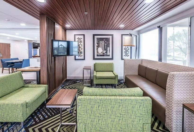 בית מלון כפרי Holiday Inn Express Flint Campus Area, An Ihg