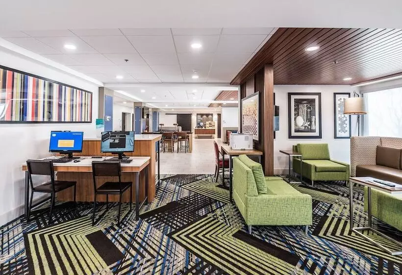 בית מלון כפרי Holiday Inn Express Flint Campus Area, An Ihg