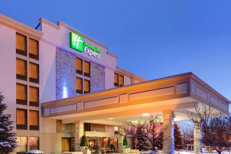 בית מלון כפרי Holiday Inn Express Flint Campus Area, An Ihg