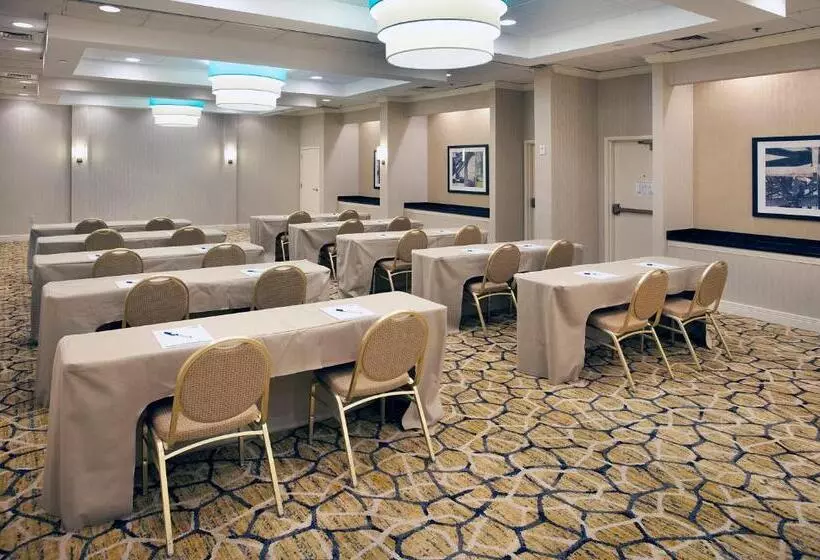 Отель Holiday Inn Express Nashville Hendersonville, An Ihg