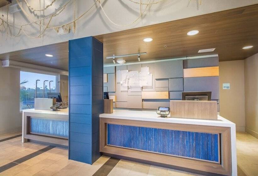 호텔 Holiday Inn Express Orange Beach On The Beach, An Ihg