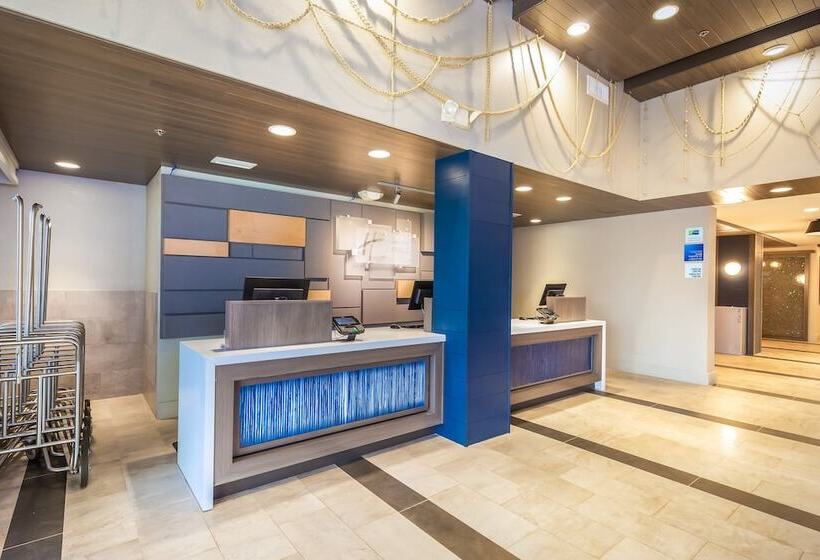 호텔 Holiday Inn Express Orange Beach On The Beach, An Ihg