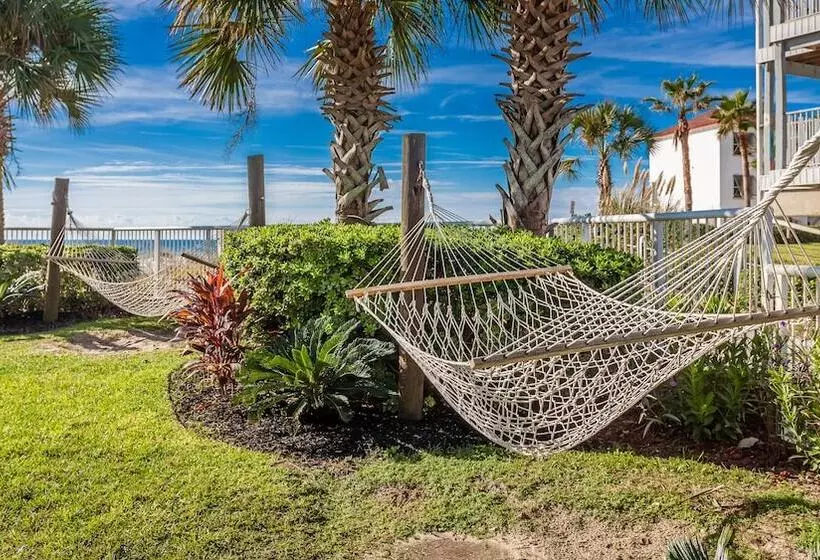 酒店 Holiday Inn Express Orange Beach   On The Beach, An Ihg