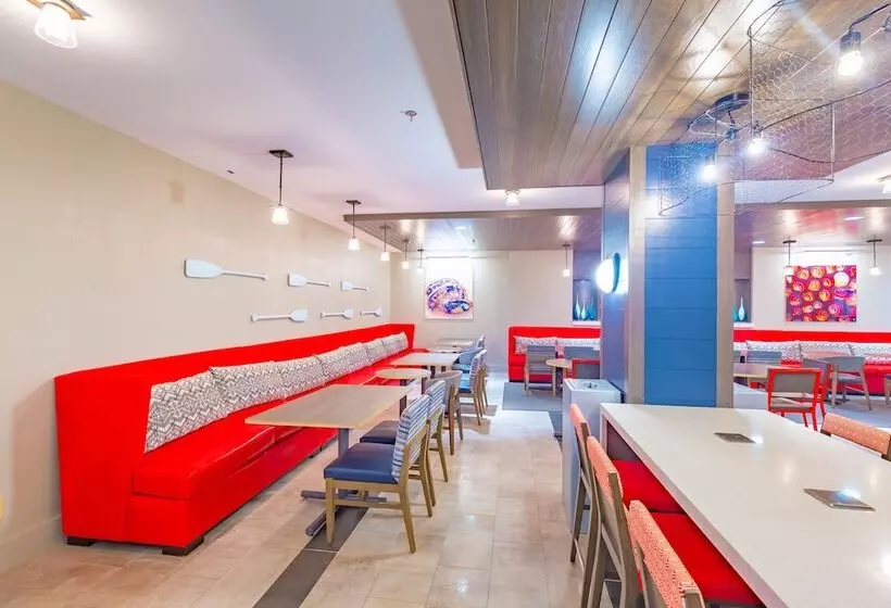 酒店 Holiday Inn Express Orange Beach   On The Beach, An Ihg