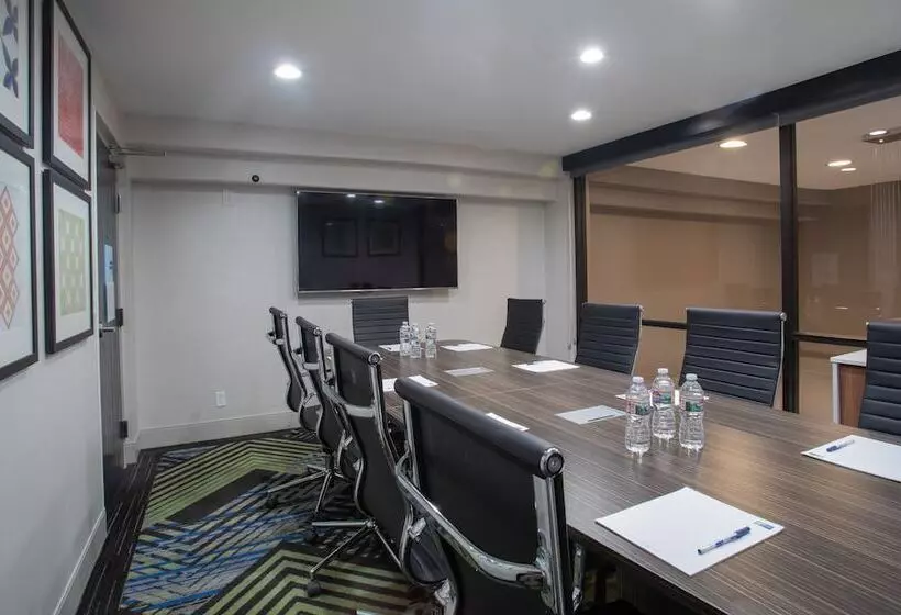 هتل Holiday Inn Express Prescott, An Ihg