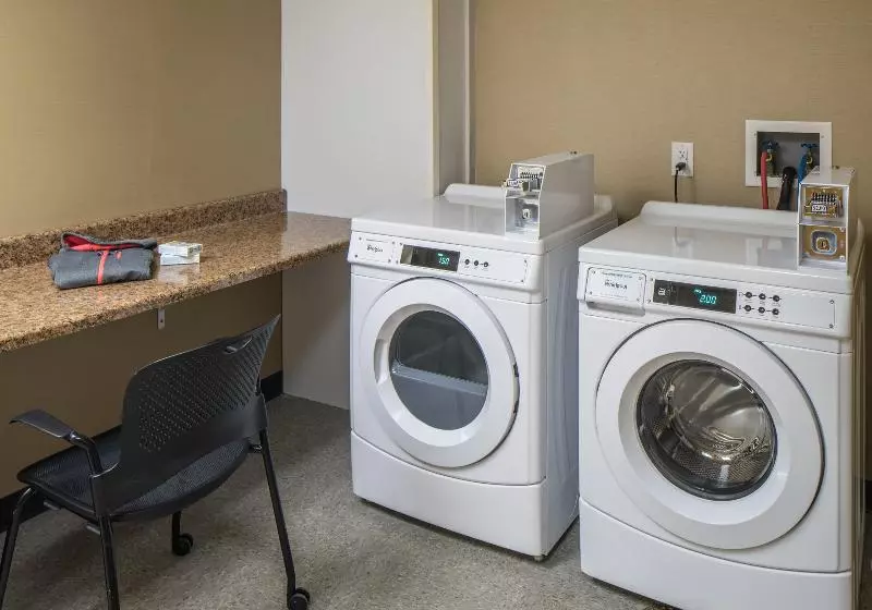 בית מלון כפרי Holiday Inn Express & Suites Springfield, An Ihg