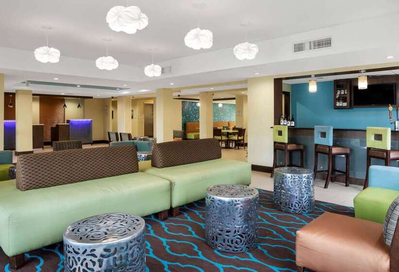 בית מלון כפרי La Quinta By Wyndham Lagrange / I 85