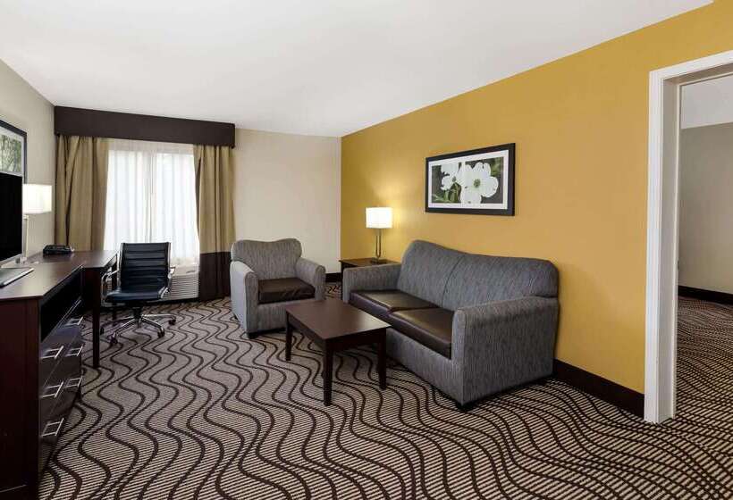 בית מלון כפרי La Quinta By Wyndham Lagrange / I 85