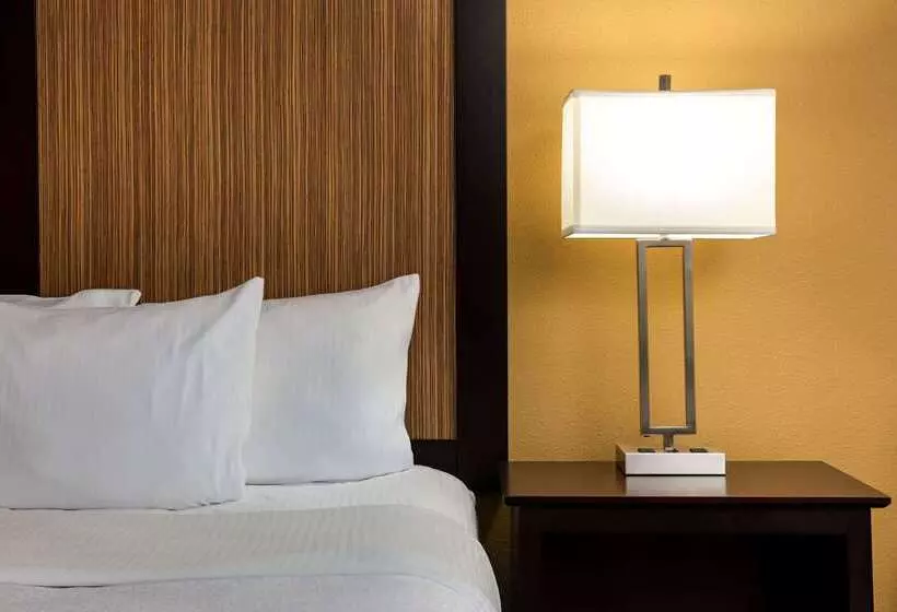 Hotel La Quinta By Wyndham Lagrange / I 85