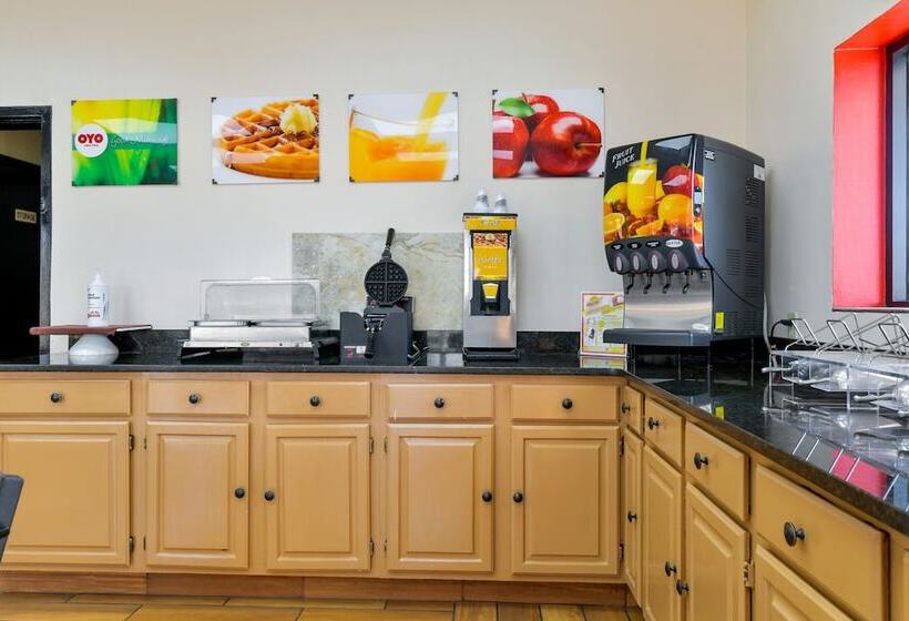 فندق Lake Park Inn Express