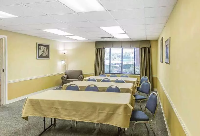 酒店 Quality Inn Calera I65 Exit 231