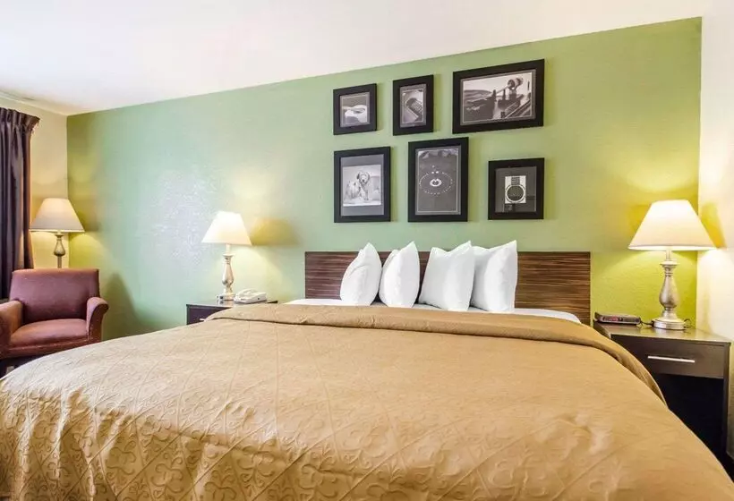 Отель Quality Inn