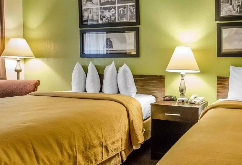 Отель Quality Inn