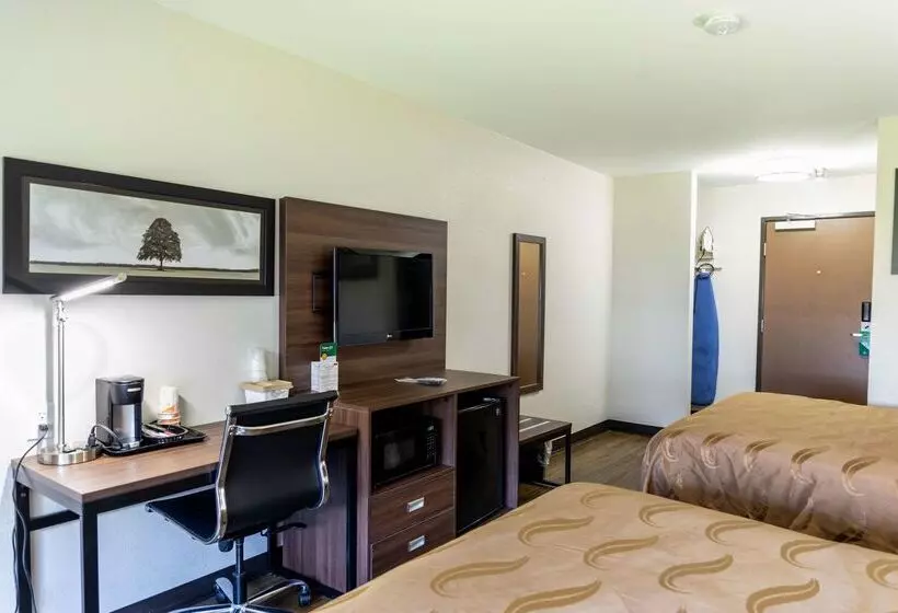 Отель Quality Inn