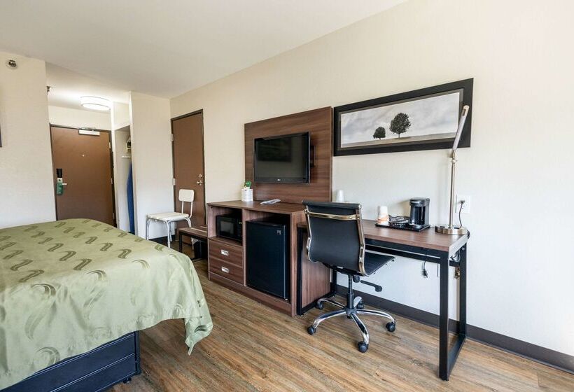 בית מלון כפרי Quality Inn