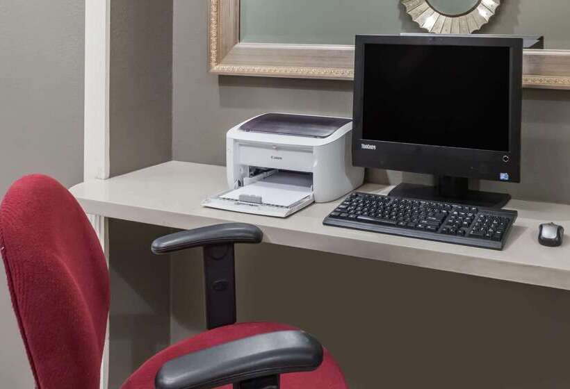 فندق Ramada By Wyndham New Iberia