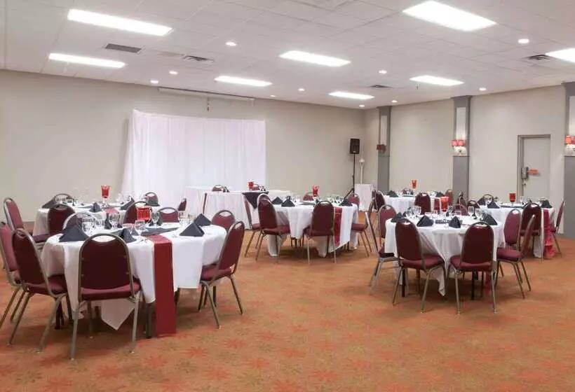 호텔 Ramada By Wyndham New Iberia