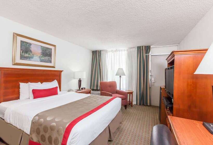 فندق Ramada By Wyndham New Iberia