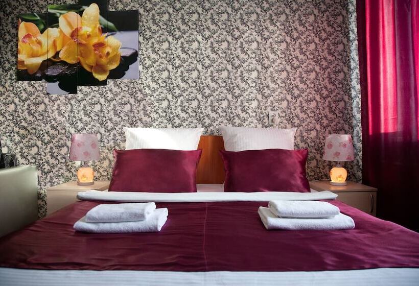 Apartments 5 Zvezd Vozle Tsentralnoy Ploshchadi