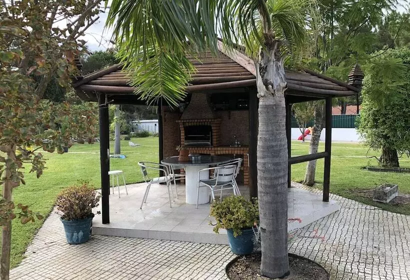 Aroeira’s Paradise Villa With Pool