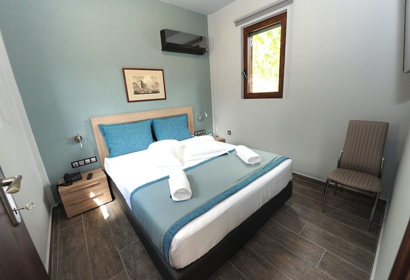 בית מלון כפרי Castle View Bungalows