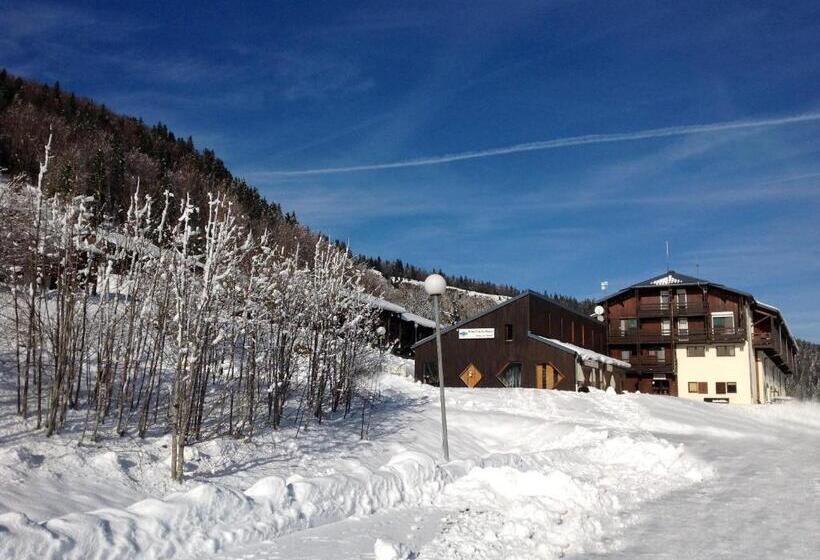 ホテル Club Le Risoux