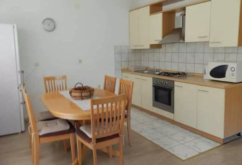 پانسیون Guesthouse Abrlic