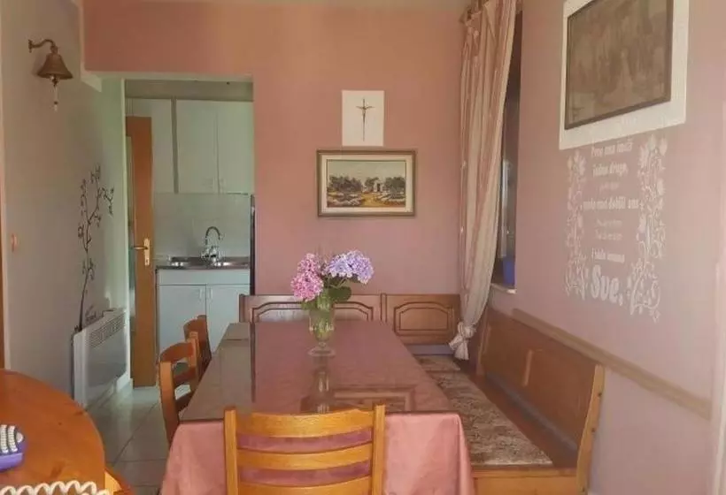 Apartments By The Sea Mastrinka, Ciovo   15226