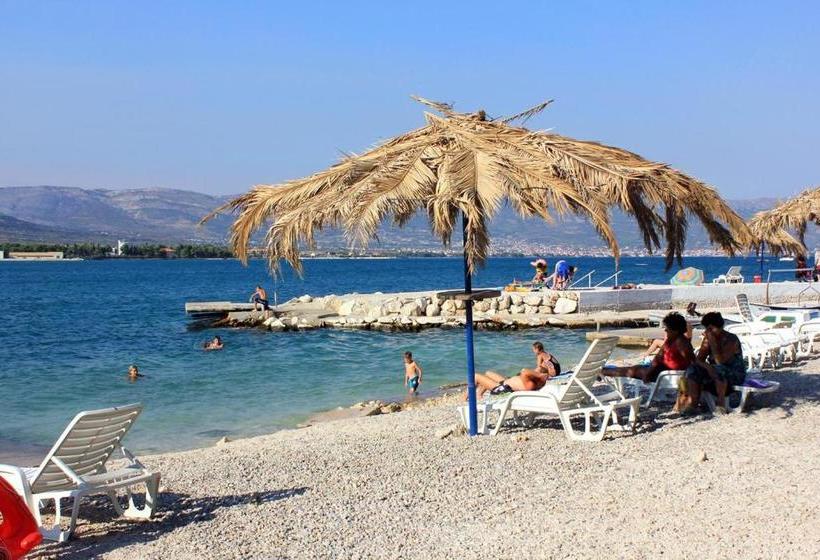 Apartments By The Sea Mastrinka, Ciovo   15226