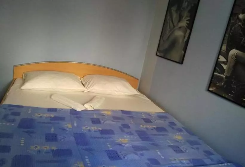 Apartments By The Sea Mastrinka, Ciovo   15226