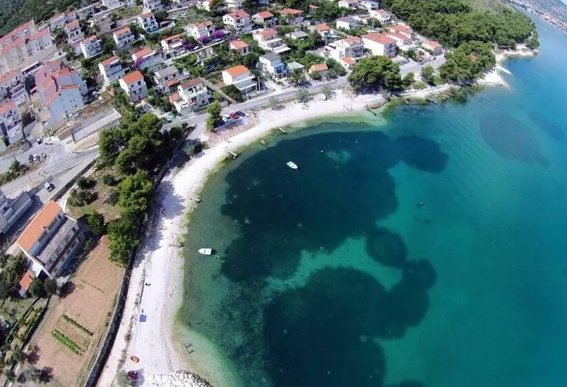 Apartments By The Sea Mastrinka, Ciovo   15226