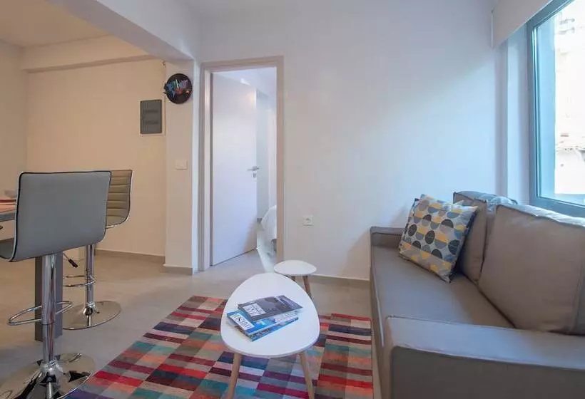 Ithaka Deluxe Home
