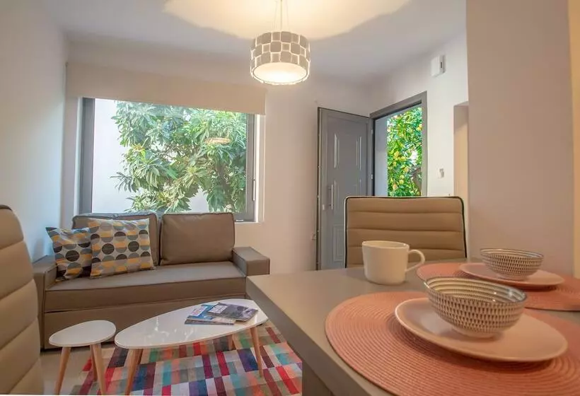 Ithaka Deluxe Home