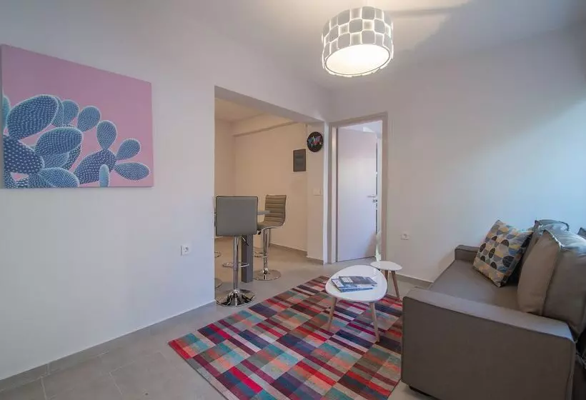 Ithaka Deluxe Home