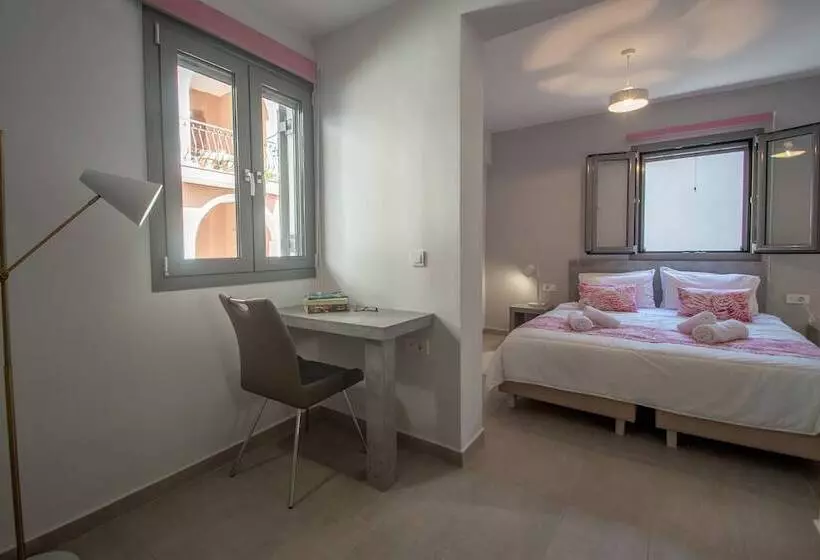Ithaka Deluxe Home